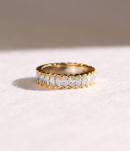 Elegante Anillo de Diamante Cultivado en Laboratorio con Corte Oval Brillante Esmeralda, Certificado por IGI, Regalo para Aniversario, Cumpleaños, Joyería para Ocasiones Especiales - Product Image 1