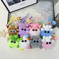 Porte-clés mignon en peluche boule de charbon, breloque de sac en fausse fourrure, pendentif doux avec bonnet tricoté et lunettes pour sac à dos et voiture