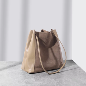 Sac fourre-tout en daim et cuir véritable pour femme, grand sac à bandoulière, personnalisable avec logo, collection automne 2025 - Product Image 1
