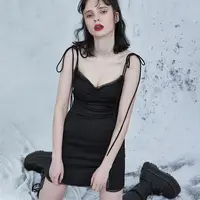 Coldker सेक्सी स्पेगेटी पट्टियाँ Bodycon गोथिक काली पोशाक महिलाओं Streetwear काला फीता अप मिनी महिला पोशाक आकस्मिक बैंगनी पोशाक