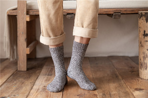 Calzini da <span class=keywords><strong>Uomo</strong></span> in Spugna Spessa con Filato Mélange, Calzini Invernali Caldi Vintage, Comodi Calzini da Casa OEM Personalizzati all'Ingrosso - Product Image 3