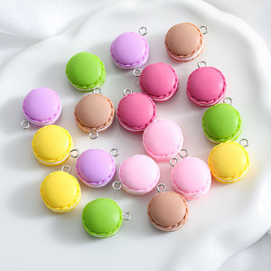 Cabochons en résine de macaron de coeur rond miniature d'artisanat avec le style artificiel d'<span class=keywords><strong>effet</strong></span> brillant pour des souvenirs sur le thème de la nourriture - Product Image 1