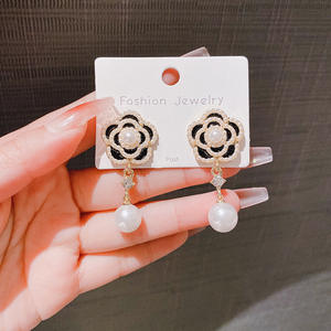 Collection de bijoux de luxe en alliage strass fleur perles boucles d'oreilles dernier <span class=keywords><strong>catalogue</strong></span> - Product Image 3