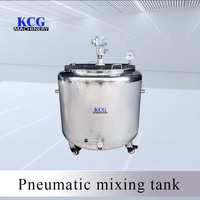 Cuve de mélange pneumatique en acier inoxydable avec moteur et boîte de vitesses pour le traitement des jus, tension réglable 380V