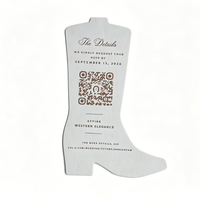 Carte de vœux unique en forme de botte découpée, en papier texturé épais, avec code QR personnalisé et texte en relief, pour invitation de mariage ou carte de détail
