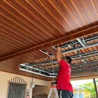 Panel Sandwich PU Berukir Logam Motif Kayu Pola Bata, Panel Dinding Dekoratif Isolasi Termal untuk Rumah Prefab