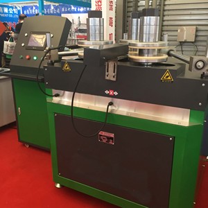 Machine de pliage de <span class=keywords><strong>profil</strong></span>és PVC CNC 4 servos 15T pour fenêtres et portes en aluminium - Product Image 4