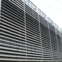 Fenêtre à persiennes en aluminium à lame courbée de style aérodynamique en forme de fusif, pour bâtiments extérieurs, pare-soleil, ventilation, ouverture horizontale