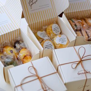 Scatola Personalizzata con Coperchio a Ribalta Biodegradabile ed Ecologica <span class=keywords><strong>per</strong></span> Dessert, Sushi, Pasticceria di Lusso, Biscotti, Torte, Confezione Regalo con Finestra <span class=keywords><strong>per</strong></span> Negozi di Dolci - Product Image 3