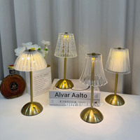 Lumières de mariage en cristal de décoration de restaurant à la maison en métal minimaliste de luxe moderne lumière LED à gradation continue tricolore AC