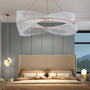 Eleganter, Endlos Schleifender, Hochtransparenter Acryl-Kronleuchter mit LED-Goldakzenten für Luxus-Wohnungen und Hotelprojekte - Product Image 2