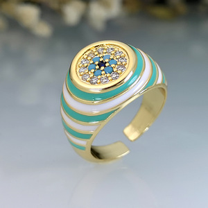 Bague ouverte réglable à motif ondulé texturé pour femme - Product Image 4