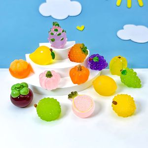 Lumineux tridimensionnel fruits résine accessoires bricolage à la mode jouer sac aveugle étui de téléphone portable bijoux-qualité acrylique en vrac - Product Image 1