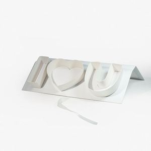 กล่องของขวัญรูปตัวอักษร I Heart U สีขาว พร้อมหน้าต่างใส สำหรับบรรจุช็อกโกแลตสุดหรูในวันวาเลนไทน์ - Product Image 5