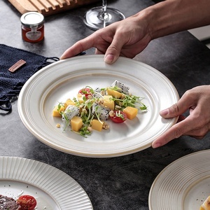 Plateau en céramique japonais 1 pièce, assiette plate pour salade assiette de cuisson à pizza, relief créative <span class=keywords><strong>vaisselle</strong></span> noir et blanc, <span class=keywords><strong>vente</strong></span> directe d'usine - Product Image 2