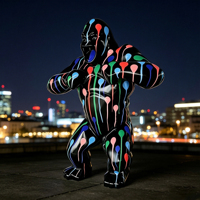 Statue de gorille en fibre de verre OEM Pop Art Graffiti, sculpture géante brillante King Kong pour hall d'hôtel, galerie, centre commercial