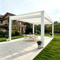 Pergola motorisée rétractable en tissu avec structure en aluminium blanc pour villa, jardin, patio, espace repas extérieur et zone de loisirs