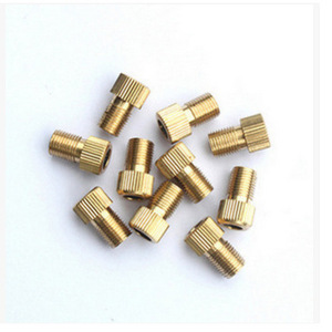 อะแดปเตอร์วาล์วล้อจักรยานยี่ห้อ Yueli รุ่น BG-1710 แบบฝรั่งเศสเป็นอเมริกัน ตัวเชื่อมทองแดง ลายเส้นแนวตั้ง ติดตั้งง่าย - Product Image 1