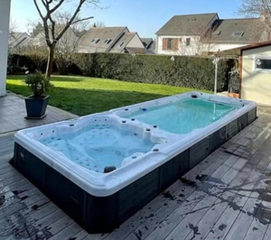 Piscina Deportiva de 5.85m con Jacuzzi, Bañera de Hidromasaje para Jardín Exterior, Bañera de Hidromasaje con Tapa Inteligente Elevable - Product Image 3