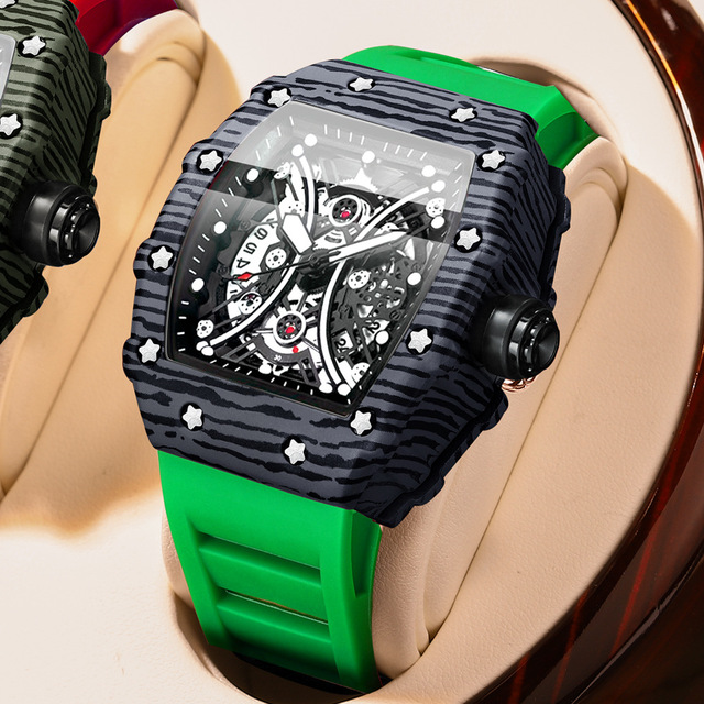 Luxury Men's Quartz Sports Watch Carbon Fiber Style Retro Silicone Luminous Case Simple Retro Dial Display Tonneau Case Glass