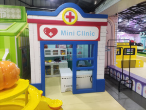 Leber Soft Toddle Park Équipement d'intérieur Mini ville de jeu de rôle interactive en bois, poste de police, 1 an - Product Image 3