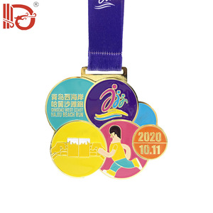 Destapador de Botellas de Metal Personalizado con Diseño de Medalla, Regalo para Eventos de Maratón, Portátil y Decorativo - Product Image 2