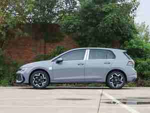 Nuevo Modelo 2026 Volkswagen <span class=keywords><strong>Golf</strong></span> 300TSI <span class=keywords><strong>R</strong></span>-Line Equipamiento Completo 5 Puertas 5 Asientos Hatchback Auto Compacto <span class=keywords><strong>Golf</strong></span> de Gasolina - Product Image 3