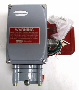 NUEVOS Transductores Electroneumáticos ORIGINALES Masoneilan 8013-057, 8013-058, 8007 y 8008 - Product Image 6