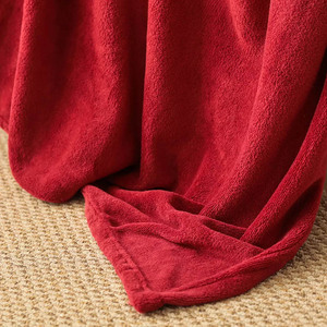 Haute qualité 100% Polyester recyclé en peluche corail flanelle polaire <span class=keywords><strong>lit</strong></span> jeter couverture doux <span class=keywords><strong>rouge</strong></span> couleur unie en gros pour les avions - Product Image 4