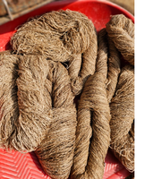 Ghicha Tussar 100% fil de soie filé à la main motif brut teint en fines matières recyclées pour le tricot fantaisie tissé à la main