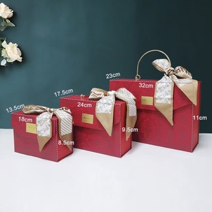 Vintage màu đỏ cổ điển cầm tay Hộp rượu cưới sáng tạo Gấp hộp quà tặng cho Phù Dâu Matt Cán dập nổi nghệ thuật bọt biển - Product Image 2