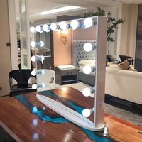 Meuble de rangement de chambre à coucher moderne éclairé, très vendu, avec 13 tiroirs, coiffeuse avec grand miroir, fabricant de tables de toilette