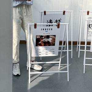 Panneau d'affichage créatif en fer forgé, Tableau d'information d'entrée, Présentoir double face - Product Image 1