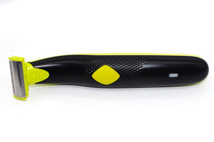 Kit <span class=keywords><strong>de</strong></span> <span class=keywords><strong>Recortadora</strong></span> Corporal Inteligente para Hombre con <span class=keywords><strong>Afeitadora</strong></span> Eléctrica con Cuchilla y <span class=keywords><strong>Recortadora</strong></span> <span class=keywords><strong>de</strong></span> <span class=keywords><strong>Barba</strong></span> con Alimentación USB para Uso en Hoteles y Cuerpo <span class=keywords><strong>de</strong></span> Bikini - Product Image 2