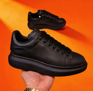 Chaussures de sport décontractées haut de gamme pour hommes et femmes, à semelles épaisses, idéales pour la marche et le sport. - Product Image 1