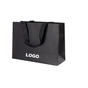 Sacs d'emballage pour bijoux et vêtements en papier blanc et noir de haute qualité, avec logo personnalisé OEM imprimé, pour les entreprises - Product Image 4