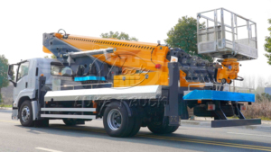 <b>Top</b> Grade ISUZU GIGA 45m Aerial Lift Truck 250kg <b>Load</b> Capacity Overhead Maintenance Vehicle - Product Image 6