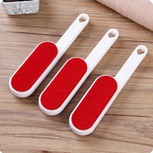 แปรงกำจัดขุยผ้าสีแดง ลูกกลิ้งเหนียวสำหรับเสื้อผ้า ผ้าปูที่นอน เครื่องมือกำจัดฝุ่นพลาสติกแบบใช้ซ้ำได้ - Product Image 1