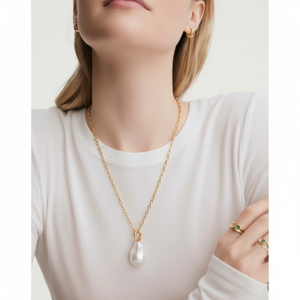Colgante y Amuleto de Perla Barroca Isabel - Product Image 1