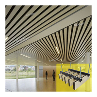 Tira moderna falso techo materiales de construcción en forma de U deflector de aluminio techo suspendido para decoración de oficina