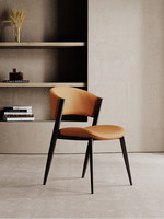 Chaise de salle à manger mobile en cuir véritable Bauhaus, design simple et luxueux, acier au carbone noir, dossier souple, modèle Tula