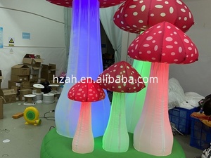 Decorazione Luminosa Gonfiabile a Forma di Fungo di <span class=keywords><strong>Alice</strong></span> <span class=keywords><strong>nel</strong></span> <span class=keywords><strong>Paese</strong></span> <span class=keywords><strong>delle</strong></span> <span class=keywords><strong>Meraviglie</strong></span> con Ventilatore Integrato, in Tessuto Oxford Resistente e Antivento per Uso in Giardino - Product Image 4