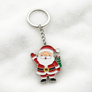 Porte-clés en métal Santa en alliage de zinc plaqué nickel, émail souple moulé sur mesure, vente en gros pour les magasins de détail de Noël - Product Image 1