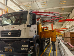 XCMG Petite pompe à béton officielle HB60V 60m Offre Spéciale de <span class=keywords><strong>camion</strong></span> de pompe à flèche en béton - Product Image 4