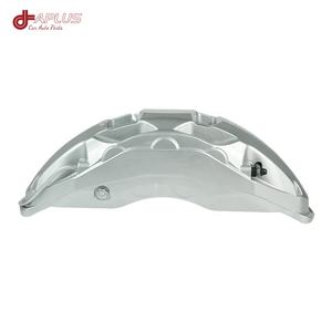 Repuestos y Accesorios para Autos: Kit de Frenos Grandes con Caliper de 10 Pistones y Disco de Freno de Cerámica de Carbono para las Series X5, X6 y Q7 - Product Image 4