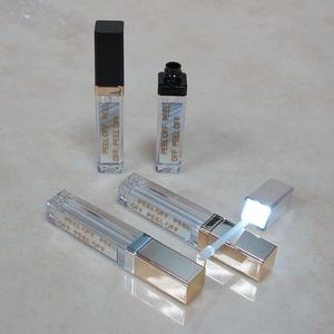 <b>lip</b> <b>gloss</b> tubes with led light and mirror wholesale - Product Image 3
