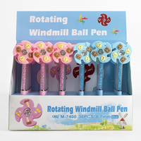 Stylo Bille Rotatif O&Q Kawaii avec Logo Sportif Couleurs Macaron, Motif Ours Éolienne Mignon, Pointe 0,7 mm, en Plastique Écologique, Cadeau Promotionnel en Gros pour École et Bureau