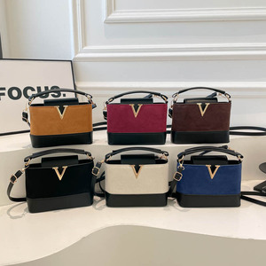Bolsa de Mão Feminina Elegante Retro, Versátil e Fashion, Bolsa de Ombro e Transversal, Bolsa Bucket Luxuosa, Material PU Estiloso e Moderno - Product Image 1
