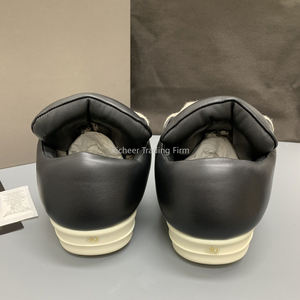 Tendance 2025 : Baskets basses classiques en cuir véritable, personnalisables avec logo, style rétro sportif, respirantes, à lacets, avec amorti et semelle plateforme - Product Image 5