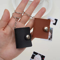 Gantungan Kunci Album Foto Mini Custom Grosir, Buku Foto Saku Kulit PU, Hadiah Koleksi untuk Pelajar dan Penggemar